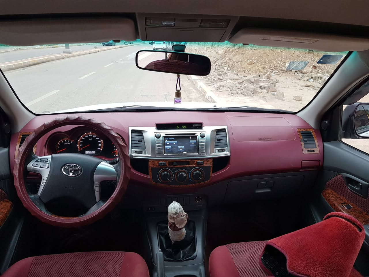 السلام عليكم تيوتا بيك اب موديل 2014 كويتي شاصي 19 باسمي شرط التحويل ماشيه 235 الف محرك مجفت جديد شغل الموصل والك شرط لابخار لاصوت لاصرف السياره مكفوله من الصبغ طخم تاير مكاني الانبار حديثه السعر 200 وبيها مجال للاستفسار الاتصال على *********** و***********
