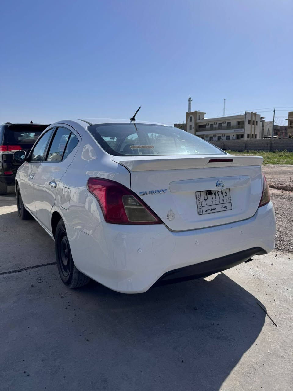 نيسان سني 2020 هندي البليته الزرقاء
السيارة جاهزة تقريباً من كل النواحي وبسمي 
بيه قطعه ونص صبغ كما موضح بالسونار وبيه بارد أيضا موضح بسونار
كير مفتوح محرك مكفول تخم تاير جديد صدر بحاله ممتازة تبريد خير من الله 
مكاني بغداد حي البنوك
السعر 9500$ وبيه مجال بسيط 
التواصل ***********
متواجد وتساب
