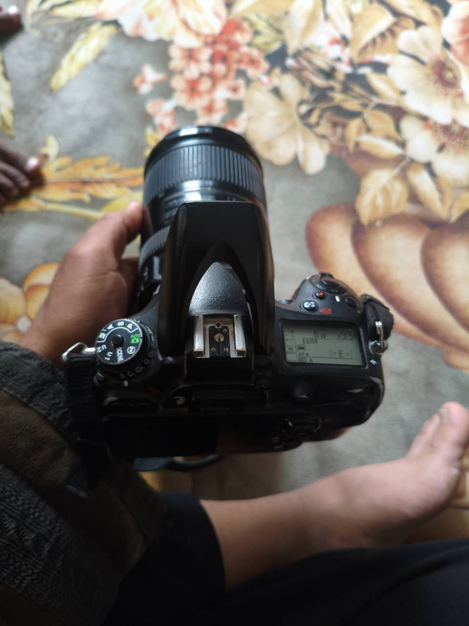 السلام عليكم ورحمه الله..كامره للبيع 610فول فريم  بيهه عدسه 18...300 vr ..مع الملحقات جنطه وحزام وبطاريه وشاحنه ...مكاني ديوانيه ..يوجد توصيل ..للطب الاتصال على الرقم 📞 ***********
او مراسلة الصفحه الشخصيه ..ملاحضة السعر 780. وبيهه مجال
