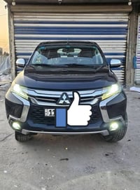 السلام. عليكم. باجيرو سبورت  موديل 2017  السياره  خليجيه .  بيها بارد ...