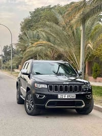 كراند شيروكي 2021  ماشية 48  بدون صبغ   مكان بغداد المنصور  واتساب 079...