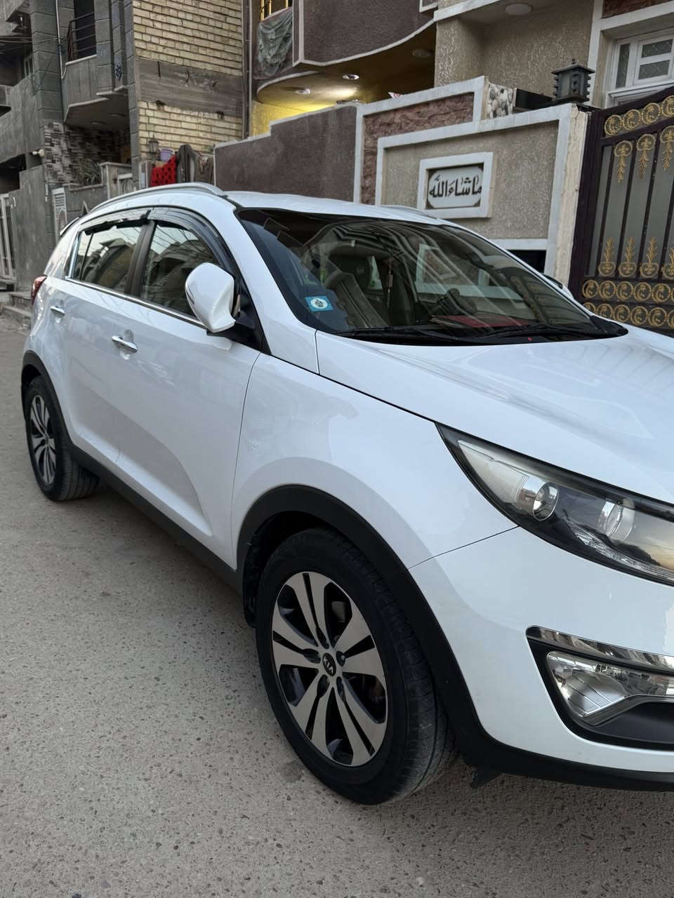 السلام عليكم للبيع
سبورتج 2013 خليجي سلوفاكي 

كفالة عامة من الضربة والصبغ والبارد 

سونار مرفق مع الصور 

مكينة 2000

ماشية 134k

فول مواصفات عدا البنوراما 

بصمة 

منظومة زنون كاملة

شاشة تاب اصلية  

تخم تاير جديد 

رقم بغداد الجديد 

السيارة كاملة بدون اي نقص 

باسمي السيارة 

السعر 165 وبيها مجال بسيط 

العنوان بغداد الشعب 

***********
