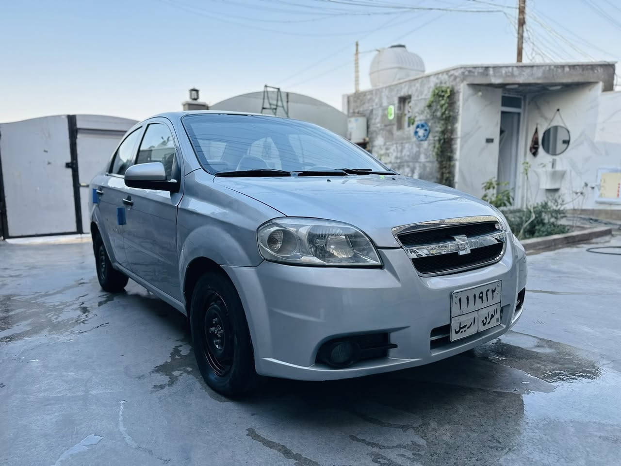 السلام عليكم 
بيع مستعجل بل عافية عل ياخذها 
السعر 43$$
افيو موديل 2008 
كم قطعة صبغ 
رقم اربيل وكالة فقط 
كير ومكينة كفالة 
مكاني البلديات 
***********
