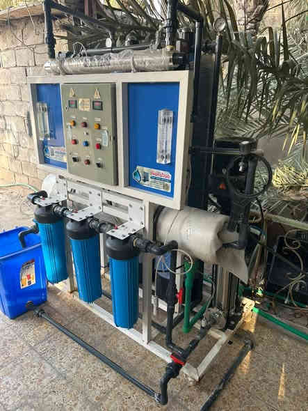 سلام عليكم محطة تحلية 1 طن في الساعة كامل مواصفات ضغط عالي جديدة ما مستعملة فقط فحص فاحصينة وسعرها 30 ورقة عنواني البصرة ابي الخصيب رقم الهاتف ***********
