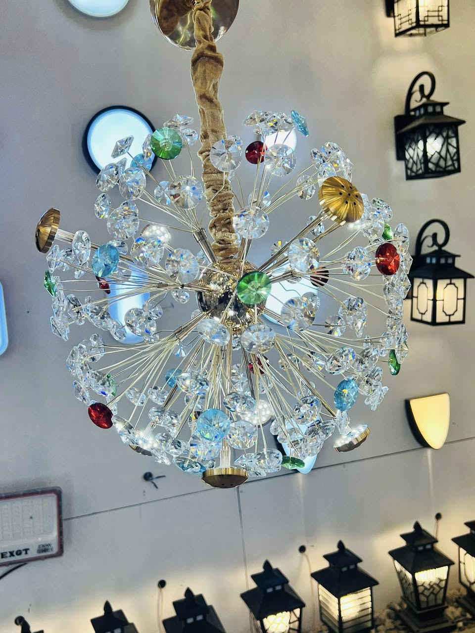 يقدم لكم معرض عالم الثريات 💎💡

تم   وصول موديلات حديثة 💎💡

ثريات كروية انواع مختلفة 

تشكيلة جديدة براكتات مودرن كلاسك 💎💡

زورو موقعنا 👇🏻👇🏻

تكريت شارع الاربعين مجاورر مدينة العاب 

الاستفسار ***********
