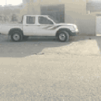 نيسان فورويل • محرك كاز • واسط