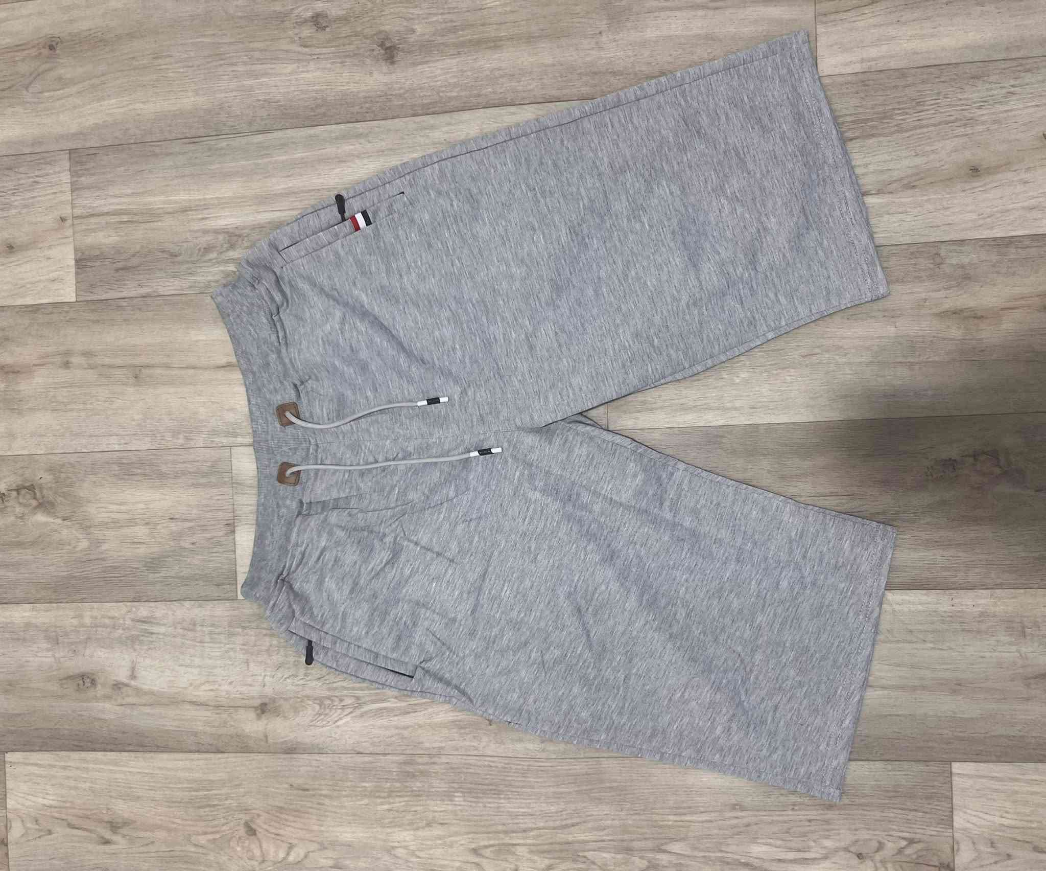 سعر 65 ارض ارض تحت ركبة 
ليطاي من xL…4xL
0790765600


**إذا كنت صاحب هذا الإعلان وتريد حذفه لأي سبب، رجاءا أرسل رسالة إلى الدعم الفني**
