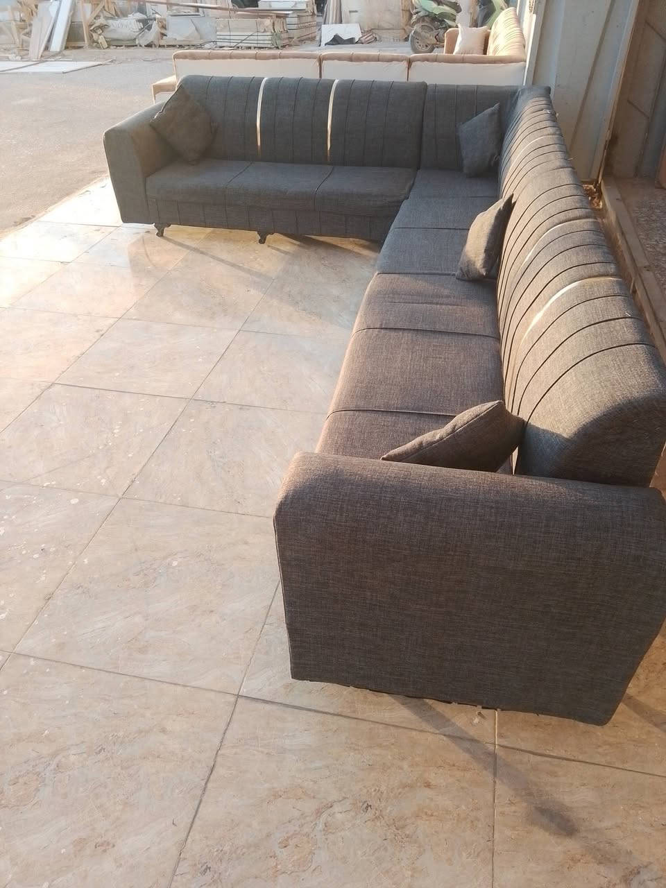 ديوان 9مقاعد مستعمل نظيف 175الف مجمع الضحى للتسوق المسيب مقابل دائرة كهرباء المسيب عمارة الرحيم ***********
