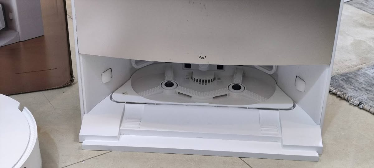 Dreame L20 ultra
كنس و مسح بفرج دوارة
 تفريغ ذاتي للغبار 
غسل الوصل وتنشيفه بماء حار وبهواء حار 
وكذلك رفع الوصل اوتماتيكي عن السجاد وامكانية ترك وصل المسح في المحطه تلقائيا 
خروج لفرجة المسح لامكانيه الوصول للزوايه ومسحها بصورة افضل 
خرائط متعددة للمنزل لعدة طوابق
تجاوز عوائق مع تطبيق دريمي الممتاز
قوه شفط ممتازة 7000 باسكال ومستويات متعدده للكنس والمسح


**إذا كنت صاحب هذا الإعلان وتريد حذفه لأي سبب، رجاءا أرسل رسالة إلى الدعم الفني**