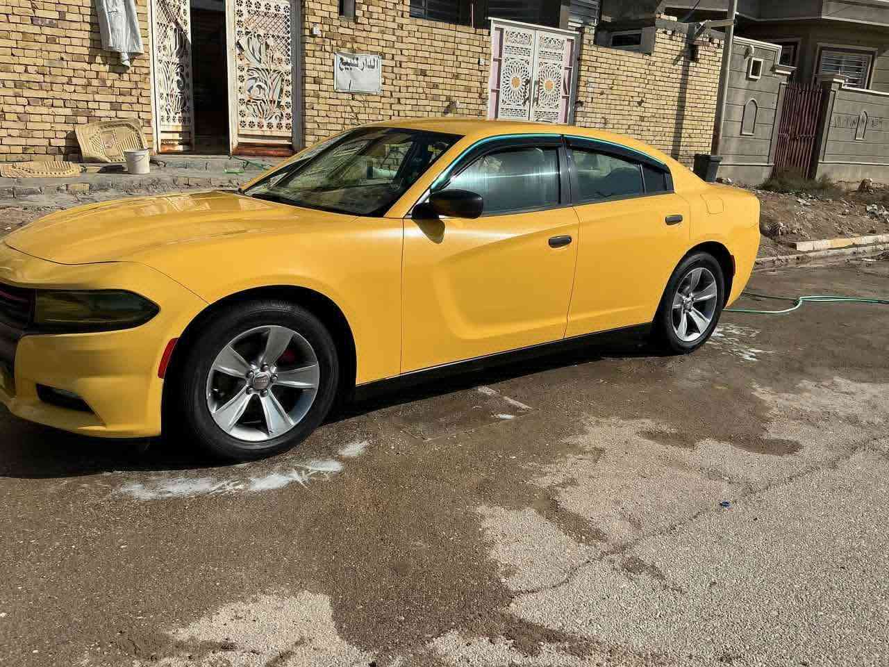 شارجر 2016 اصل بسمي مصفره هيئه و غرامات سياره مكفوله ضربته خفيفه مكفوله من التبديل سياه جاهزه وجديده مابيه اي نقص تخم تاير حداديه مكينه كير كله جديد كير ماوس شاشه جبيره كشن حضن سياره كامله من كلشي
رقم التليفون ***********
