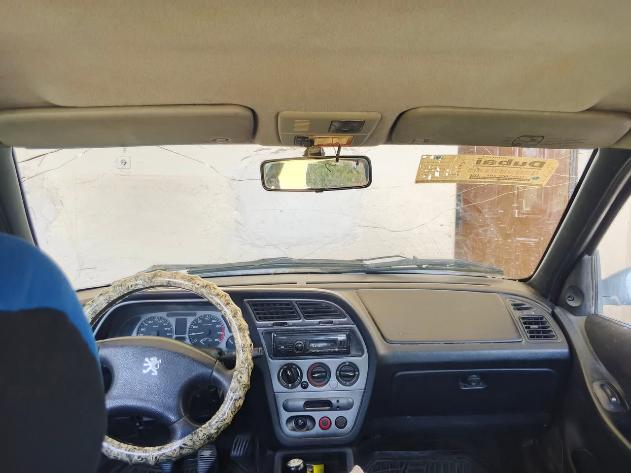 السلام عليكم 
للبيع بيجو موديل2002
حجم306
كير محرك شرط 
تبريد ثلج تدفئه 
كهربائيايات اشاير سكنات كلها شغاله
رون سرعه رون حماوه وكيج البنزين كلها شغاله
صدر جديد تواير جدد 
مسجل اربع سماعات 
بدون صبغ ودعم شرط 
السعر25وبيها مجال لشراي 
الاستفسار الاتصال على رقم ‏‪***********‬‏
