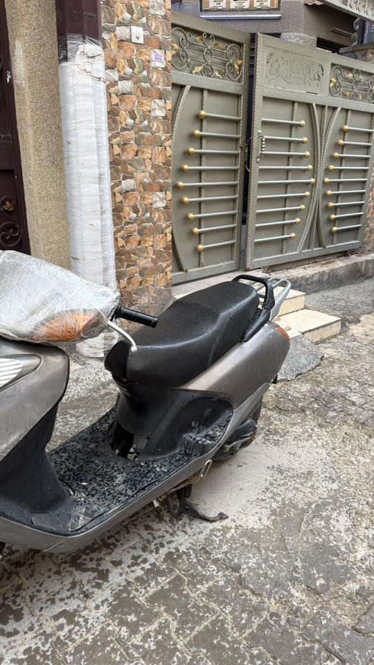 سلام عليكم سبيسي ياباني اصلي سلف هندر كفرات اصلية طسة ناعمة مكينة ناعمة خرسة بريكات شغالة شلعة معدل حلوة بيها نقوصات بسيطة رايدها 450 وبيها مجال حك الجية مكاني الحرية ساحة عدن ***********
