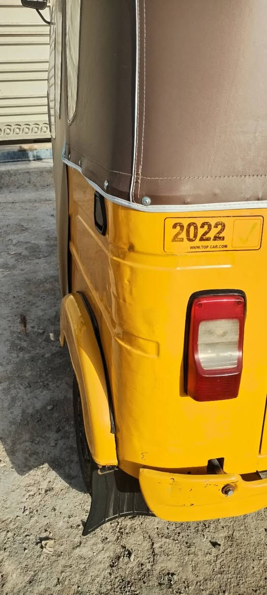 السلام عليكم تكتك 21شهر 12 للبيع مكفوله من الصبغ والمعجون التكتك خير من الله جاهزه من كلشي ربع مذب عليه كبل للشارع بيه بارد حك شبر ليوره موضح بلصوره التكتك بسمي تحويل ثاني يوم هزه جديده مكان بغداد الزعفرانيه ***********
