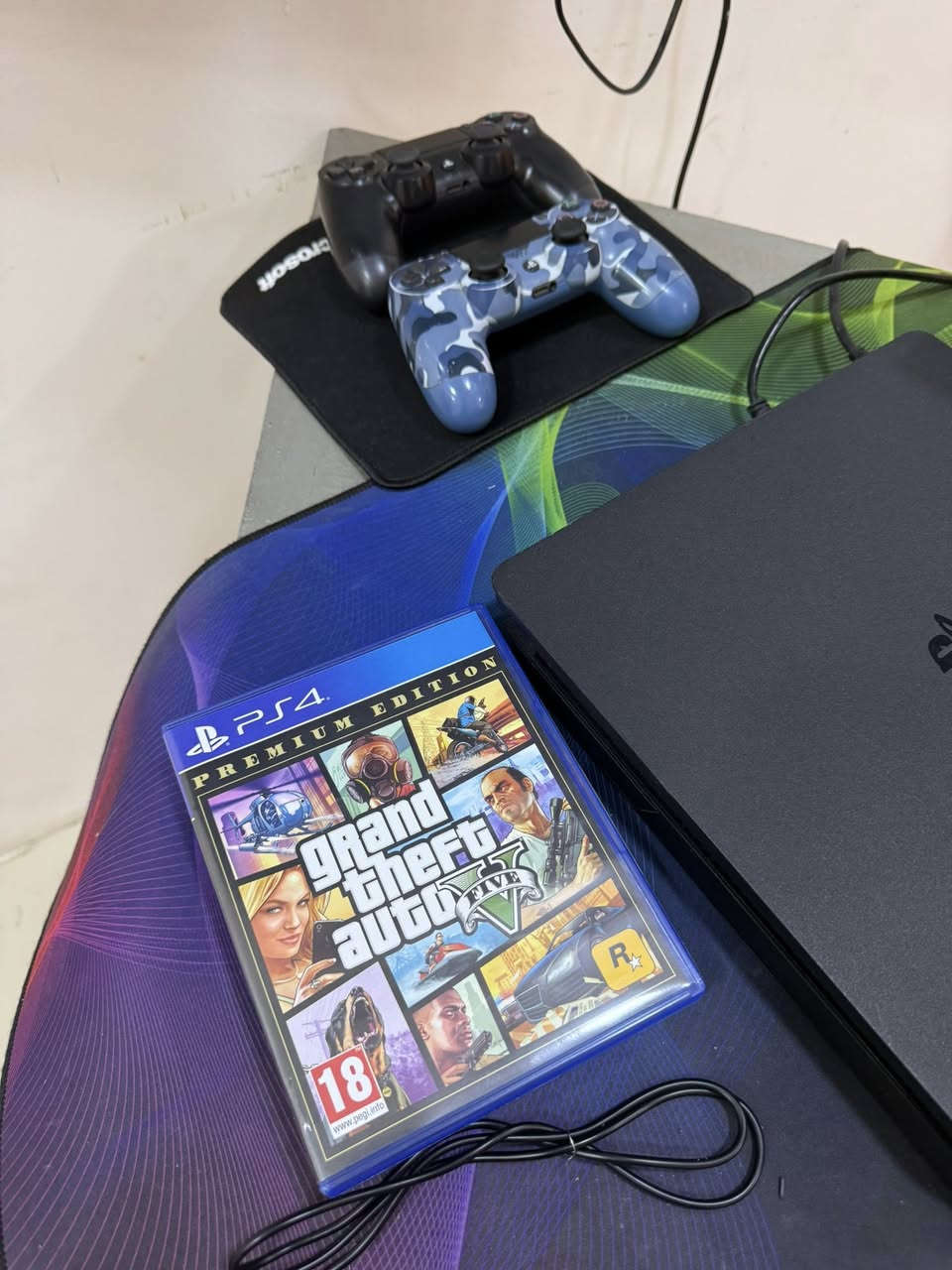 ✅بلي 4 سلم مستعمل جديد ممفتوح نهائياً✅
ملحقات الجهاز

جوستكات🎮عدد2 (اصلي وحده والخ تجاري)

كيبل HDMI 

كيبل شحن الجوستك

قرص 📀GTA 5 مستخدمه مره وحده ماخذها قبل يومين

يو بي اس power max

السعر 275الف
الاتصال ***********📞
