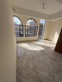 شقه. تجاريه لليجار. زيرو. تحتوي غرفه وصاله كبيره. وحمام. وتواليت.  تصل...