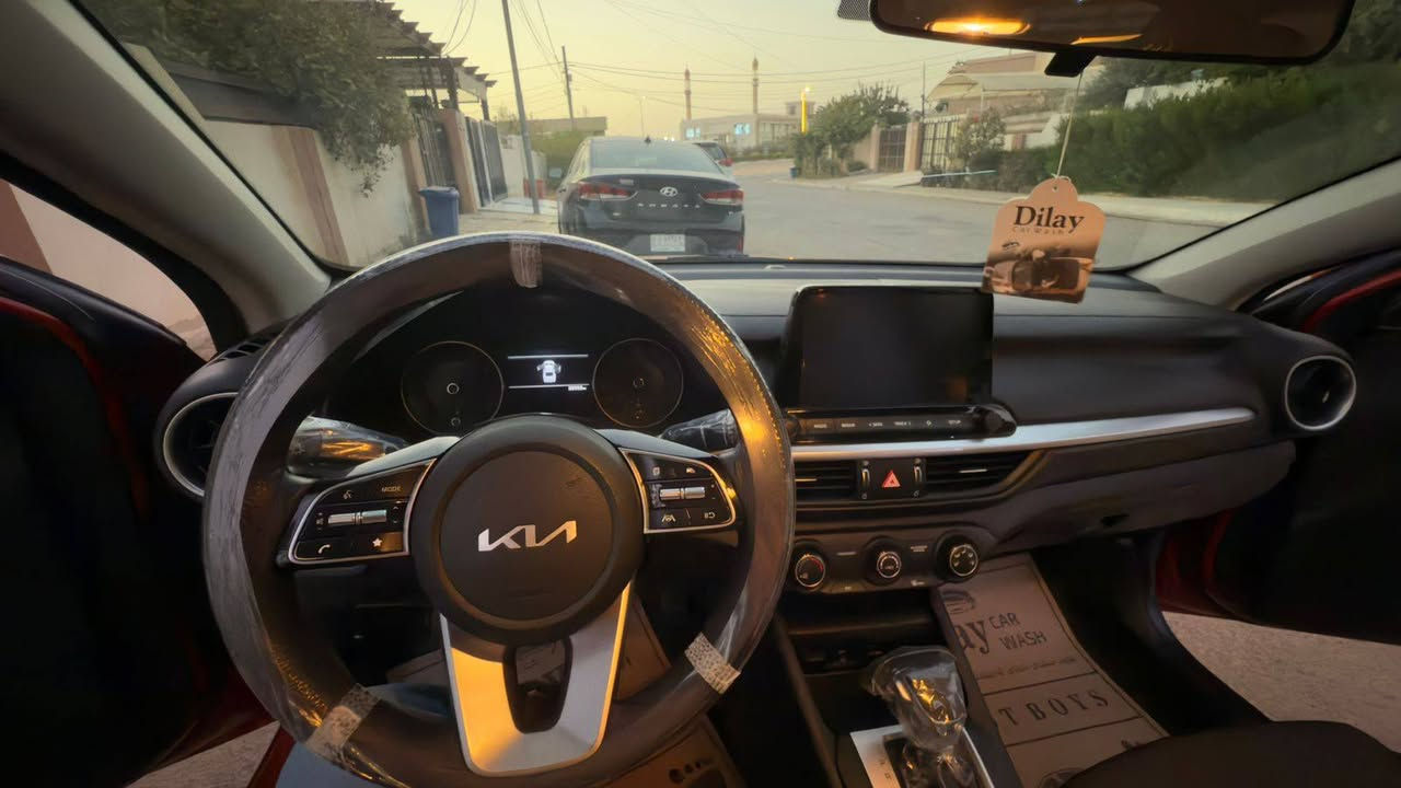 السلام عليكم كيا فورتي موديل 2022 للبيع نصف فول رادار تحديد مسار تحكمات ستيرن سيارة جاهزة ما بيها اي نقص... الضرر جاملغ خلفي يم قبغ البنزين بي شوية معجون وصبغ فقط ... السيارة ماشية 56 الف ميل السعر 145 ورقة 
*********** التواصل واتس
