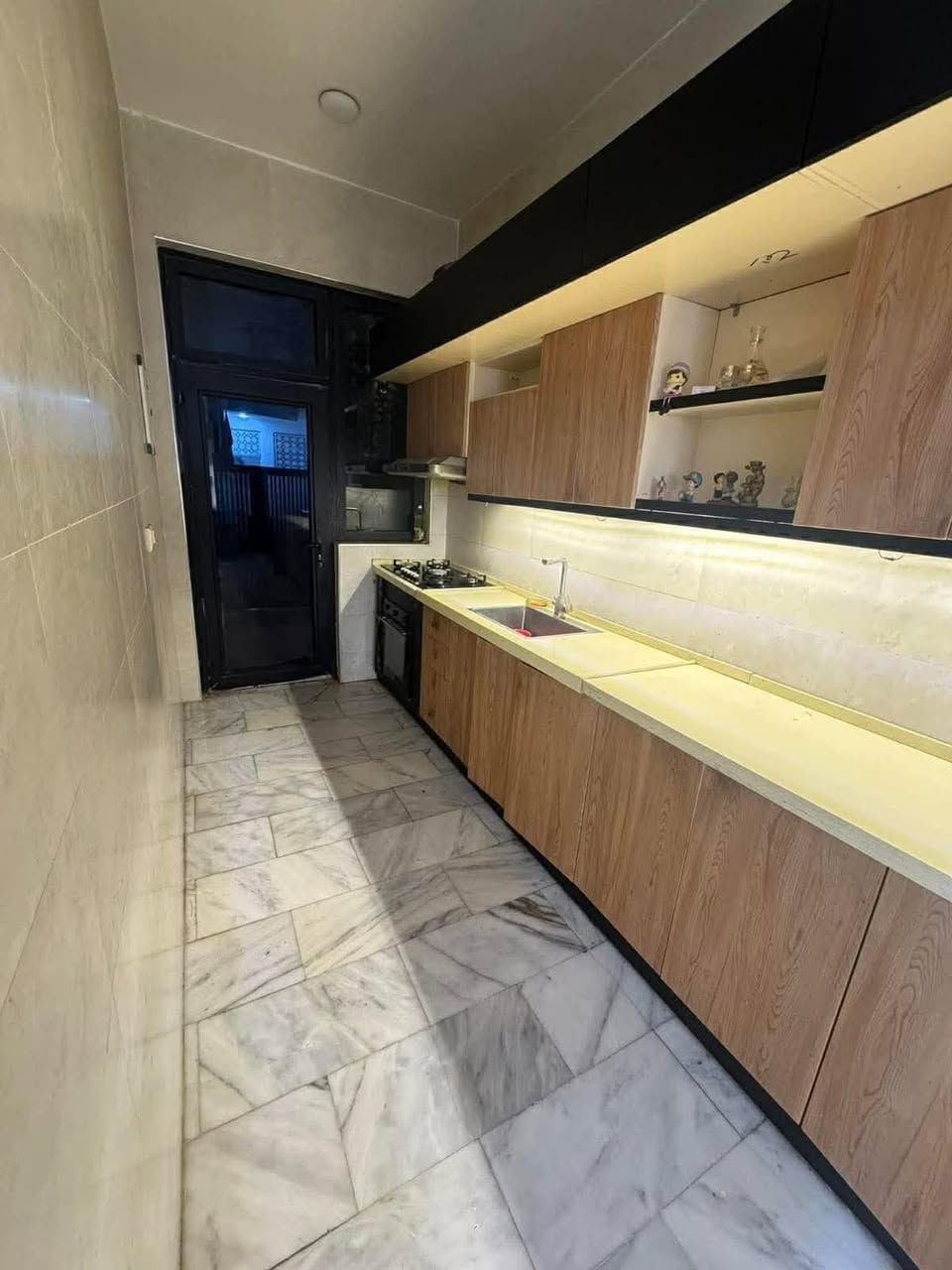 ✨دار لـلـبيـع ✨ 
الـمـساحــه :120 م 
الــمـوقــع : #حي الصحه - شارع المحوله 
الــٰـواجــــهـــه : 6 م
الــــنـــزال : 20 م 
عــــرض الــشـارع : 8 م تـبـليط
……………………………
نــــوع الـعـقـار : طـابـوزراعـــ25ــي  
حــالـة الـعـقـار : (  بـنـاء حـديـث مـكـون مـن طــابـقـين  ) ط1 يـحتـوي عـلى غـــرفه نــوم مـطبـخ اسـتـقبال كـلدور مـجمـع صـحيـات 
الطـابـق الـثاني -يحتـوي علـى 2 عـرف نـوم- مـجمـع صـحيـات
……………………….
الـســعـر - خــــــاص
*********************
(شــركــة #حــافــظ للأسـتـثـمار الـعـقـاري)
مـوقـعـنا : بـابـل شـارع 60 - مـجـاور كـافـتريـا سـيف بـقلي
نـستـقـبل جـمـيع الـعروض الـعـقاريـه ↪️
بـيع -شـراء - تـعـقيب - إجـازة بـناء - إفـراز- رهـن 
**********************
للأسـتفـسار او الأتـصـال ↪️
 📞***********
📞***********
