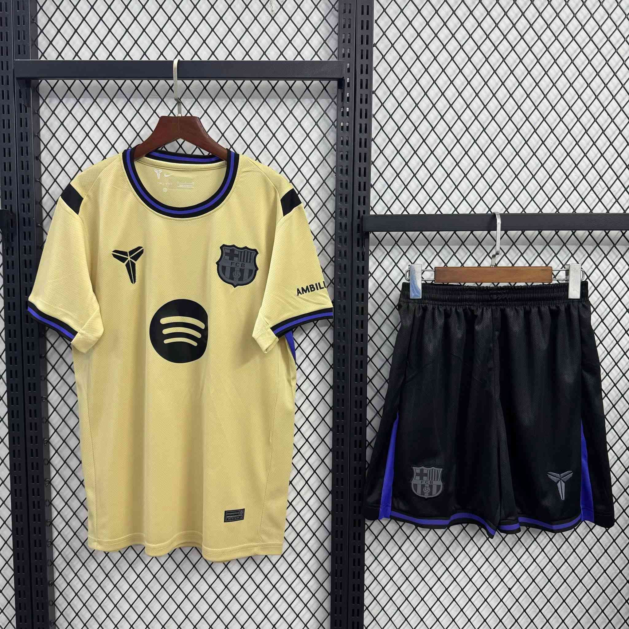 عرض خاص يومين فقط  الدريس ابو ال 15 صار ب 10 الف 

دريس شورت الاصلي تايلندي المثقب شرط الفحص 

قياسات -S-M-L-Xl-XXL 

العنوان ديالى بعقوبة تحرير فلكه الاخيره ورا نجده مقابل مختبر الهبه الجديد متوفر توصيل الجميع المحافظات 5 الف


**إذا كنت صاحب هذا الإعلان وتريد حذفه لأي سبب، رجاءا أرسل رسالة إلى الدعم الفني**