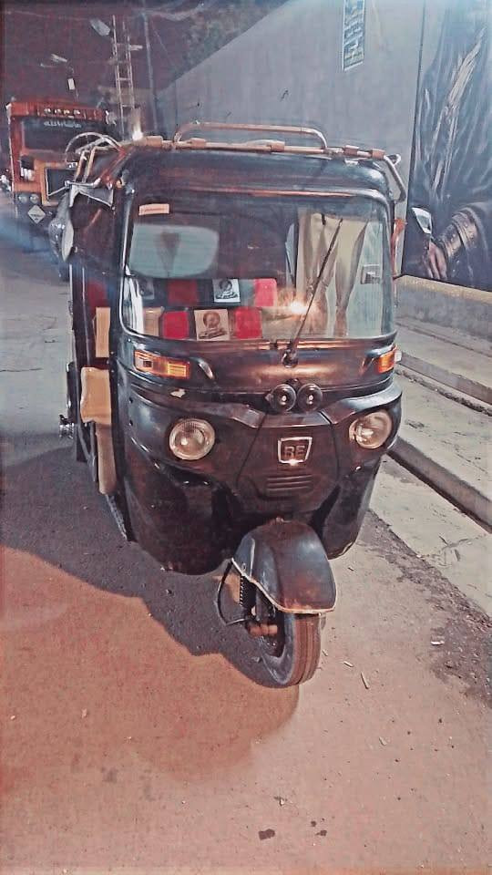 سلام عليكم عندي تكتك موديل 16داخله 17 نضافه فول مكينه مال عشرين ماشيه المعامله بل ترقيم مكاني بياع شرطه الخامسه سويب سعر 3300وبيها مجال مكفوله عامه ***********
