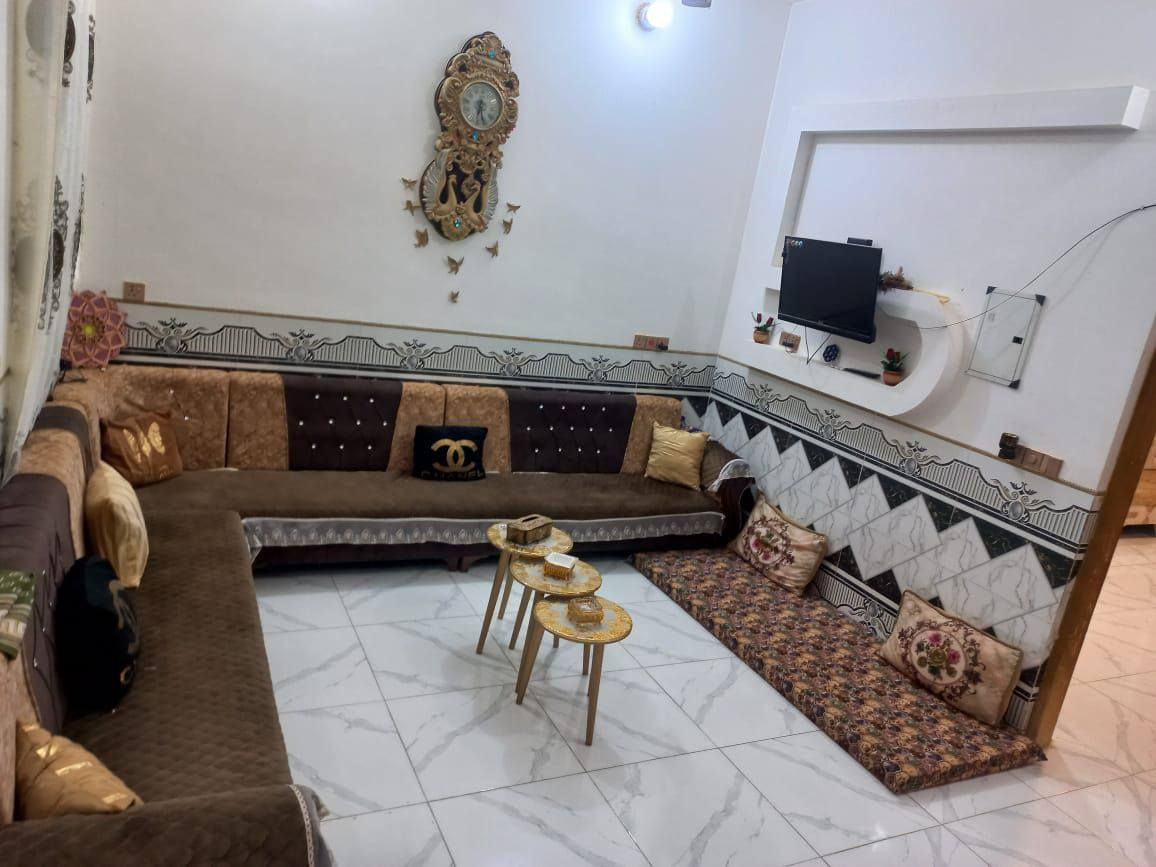 السلام عليكم
دار للبيع  ركن مساحة 150 متر
حي الدوانم قرب جامع مكية مكون البيت من غرفتين وصالة ومطبخ واستقبال طابق واحد
شركة كلاسيك للعقار 
للاستفسار
محمد الشبيب : ***********
صهيب اللمعة : ***********
