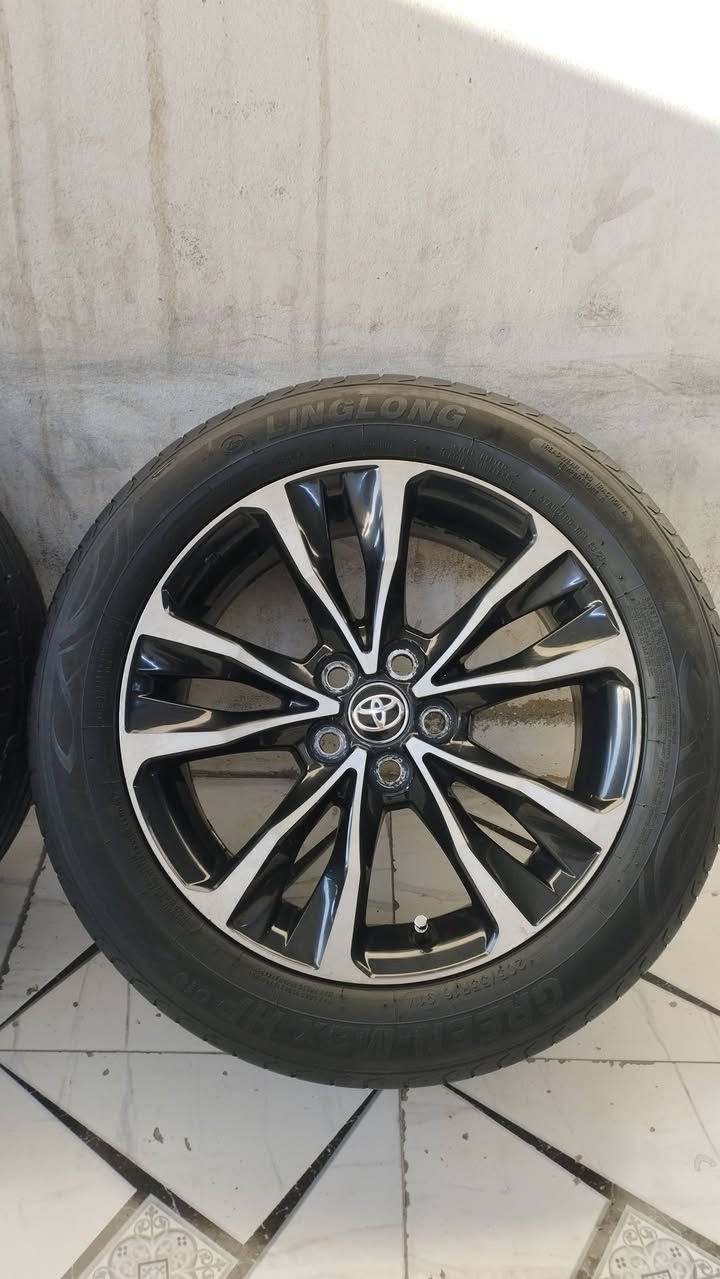 اسلام عليكم اخوان واصل وجب جديد سعر مناسب 325 الف طخم ويل تايرات نضيف جدا كورلا SE  حجم 16 تجاري لا عواج لا كسر لا لحيم لا صباغ طخم تايرات 205/55/16سعر طخم 325 الف عنوان كركوك قادسي أو لا يم نادي سولاف رقم موبايل اسيا بي واتساب *********** ***********
