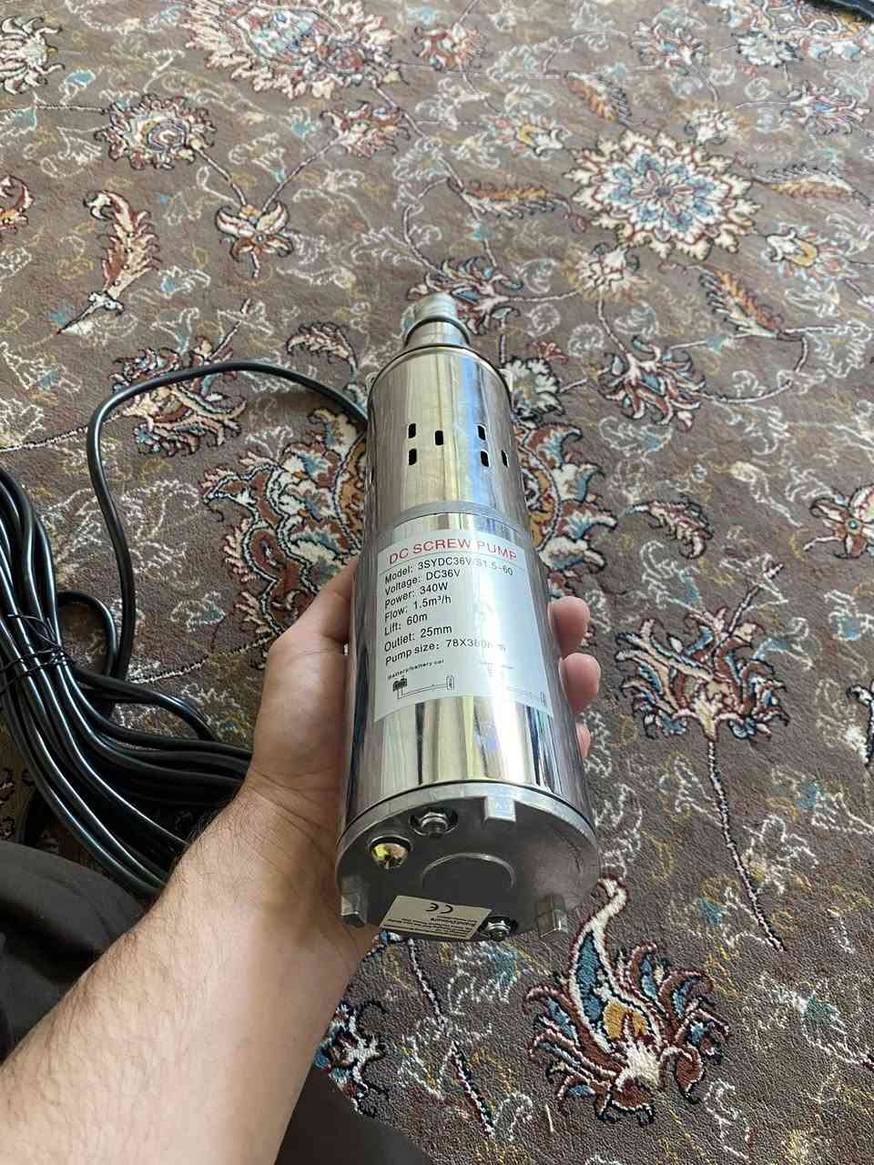 غطاس ماء ذكي وحديث (DC Screw Pump) وصل الآن! ☀️
 
وداعاً لمشاكل انقطاع الكهرباء وتكاليف الوقود! استخرج الماء من الآبار والخزانات بكل سهولة باستخدام الطاقة الشمسية أو بطارية السيارة مباشرة 

🔹 المواصفات الفنية للمضخة

التشغيل المباشر: تعمل على ☀️ ألواح الطاقة الشمسية أو 🔋 بطارية السيارة مباشرة (DC 36V)

قوة الرفع (الارتفاع): تدفع الماء لمسافة تصل إلى 60 متراً عمودياً

معدل التدفق: تضخ 1500 لتر من الماء في الساعة1.5 m 3 /h
حجم المخرج: 25 ملم (1 إنش)

التصميم: مصنوعة بالكامل من الستانلس ستيل المقاوم للصدأ، بحجم انسيابي (78x380mm) يناسب الآبار الضيقة.


**إذا كنت صاحب هذا الإعلان وتريد حذفه لأي سبب، رجاءا أرسل رسالة إلى الدعم الفني**