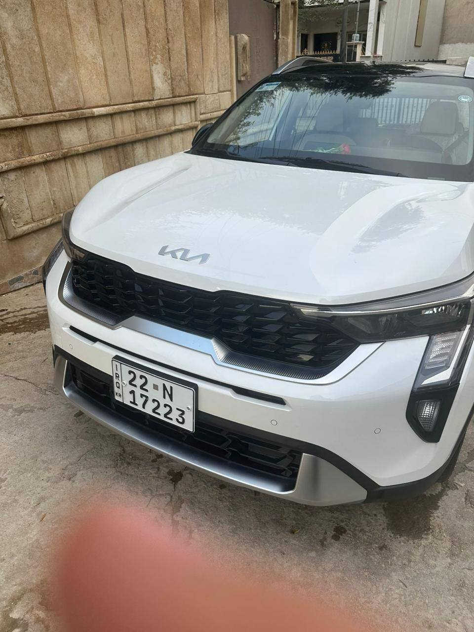 كيا سونيت / شركة Nim الدولية / موديل 2025 ضمان (5 سنوات ) من الشركة … ماشيه 5000km
مواصفات فول .. السقف  بانوراما سلايد اسود .. كراسي كهرباء تدفئة تبريد … اعلى مواصفات في الموديلالمحرك 15 دبل نوزل 
وفقط بانزين سعر 180ورقه مجال شويه هذا رقمي  *********** بي وتساب
