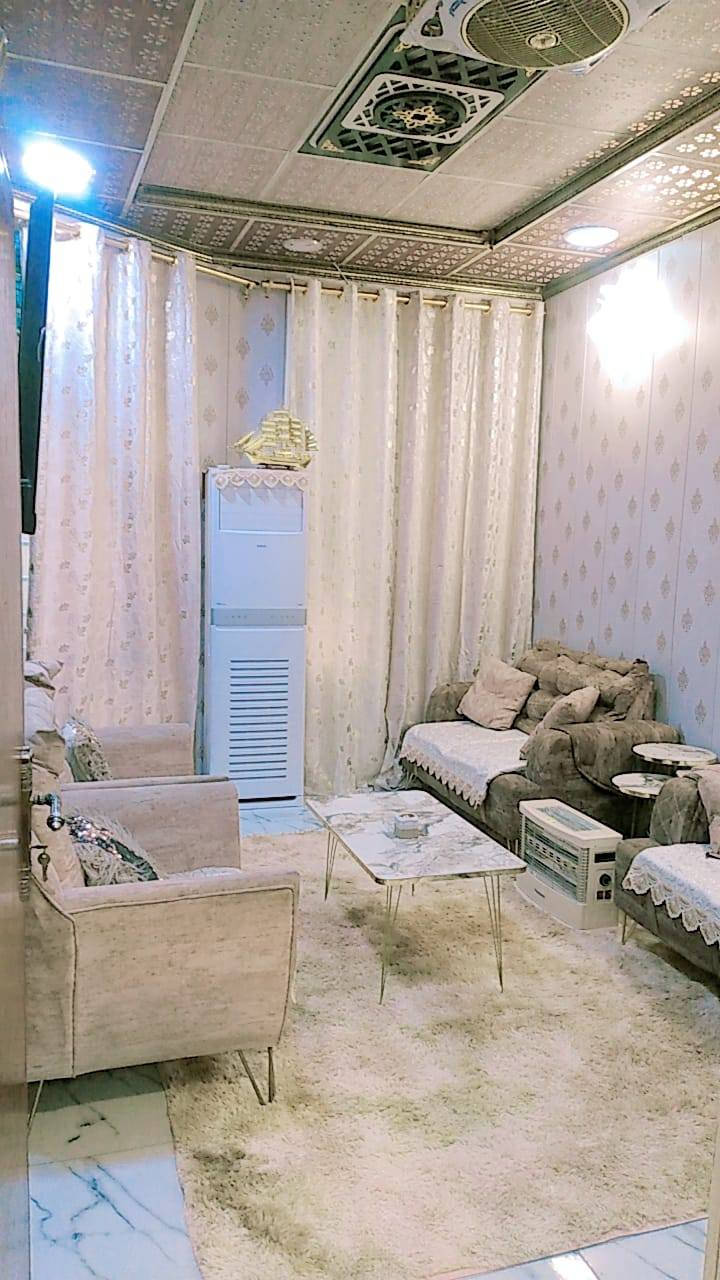 مشتمل 70 متر للبيع او مراوس بمساحه اكبر يتكون من كراج وحديقه ومدخلين واستقبال وهول داخلي وخدمات وغرفه نوم ومنور طابق واحد بدون درج السعر 90 العنوان ابو دشير قرب مدرسه النهرين
***********
