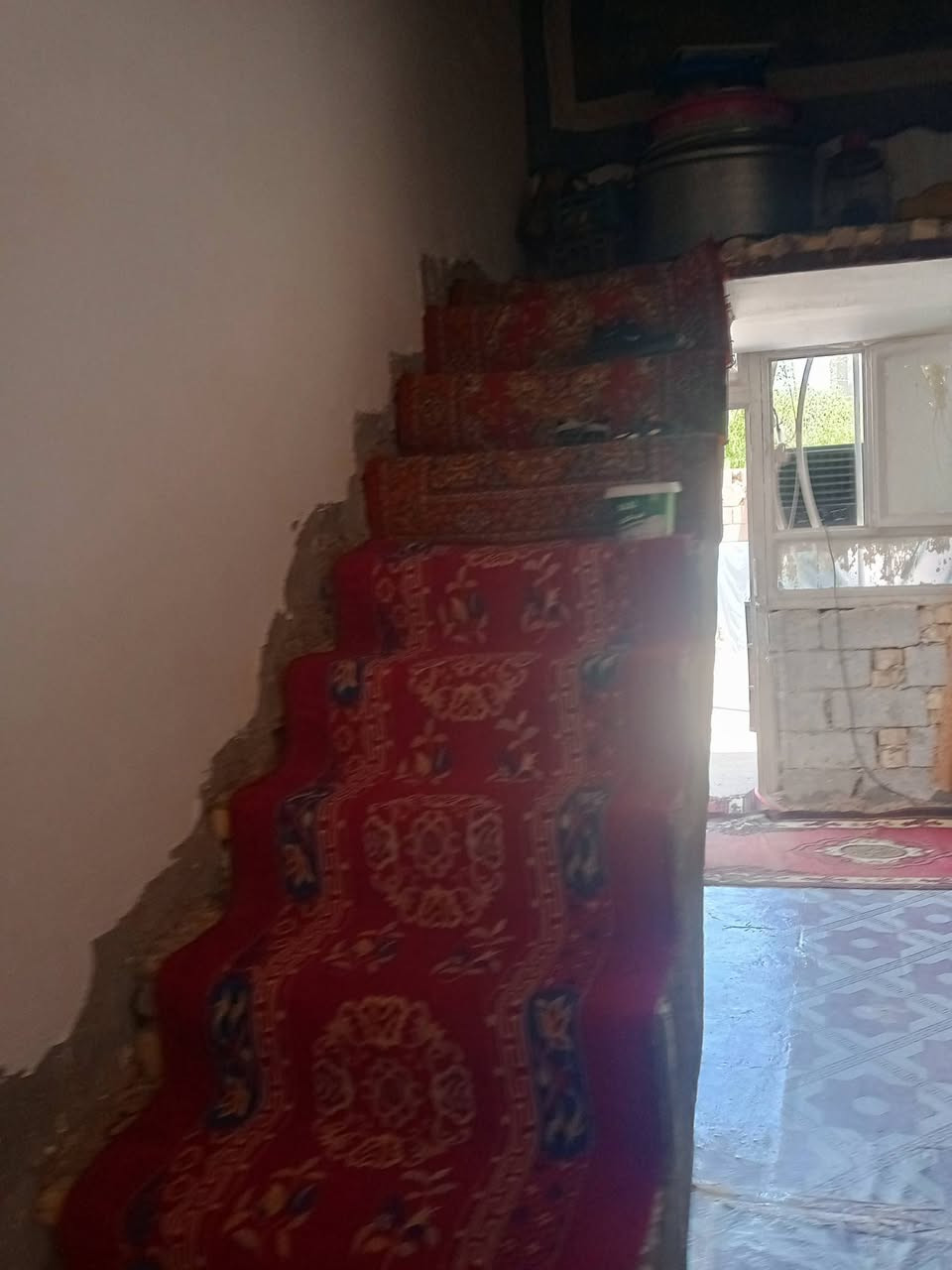 السلام عليكم دار للبيع سنيه بصولات المساح الثانيه متر شراي ينتصل ***********
