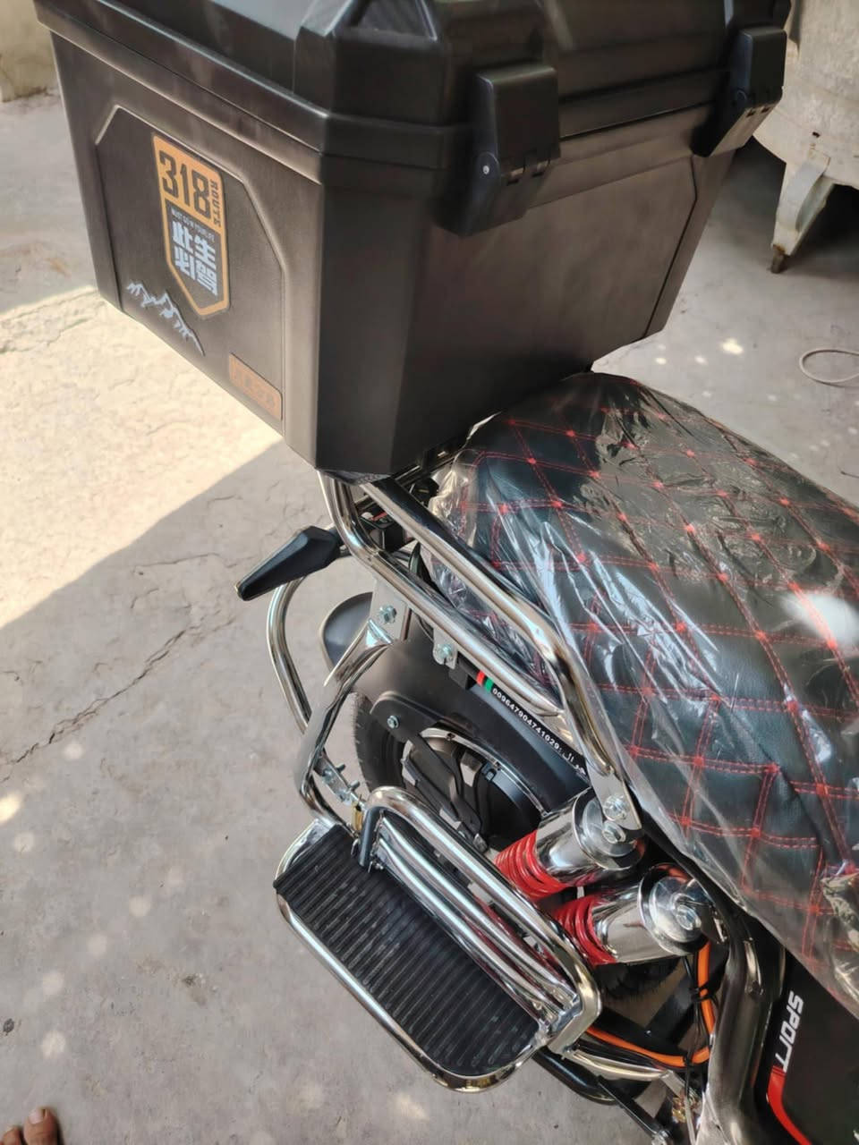 موطور شحن للبيع 
نوع 
جبلي 2025 اخذته 900 وصندوك 35 

 ✅بطاريات عل فحص✅

⭕لايت عالي ناصي 

⭕ شاشه الكترونيه 

⭕نظام ®️ الرجوع الى الخلف

⭕ نظام 4 سرع 1234 

⭕ بريك امامي، خلفي 

⭕ اشاير يمين، يسار

⭕تشغيل عن بعد 

⭕ جهاز انذار سرقه

⭕ شاحنه الشركه الاصليه 

⭕ كلشي شغال كهربائيات 

الموطور جديد 

(( السعر800( بي مجال) مكاني فلوجه شهداء

***********
