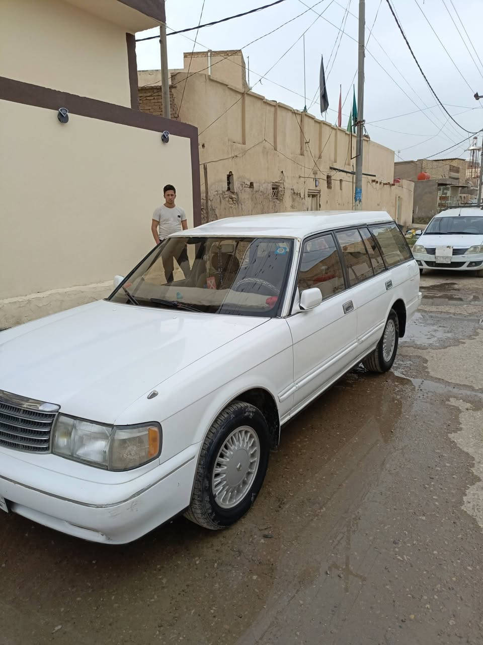 سلام عليكم سياره ارنب سيدان السعر 67 العنوان ديوانيه قضاء غماس الرقم  ***********
