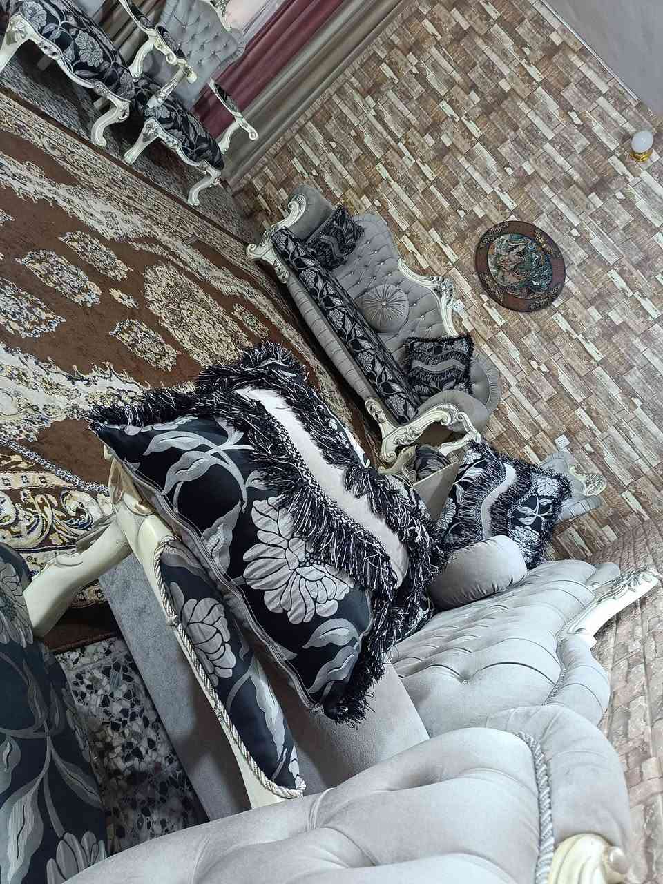 تخم تركي ملكي 10مقاعد خشب زان أخو الجديد سفنج مميز ***********
