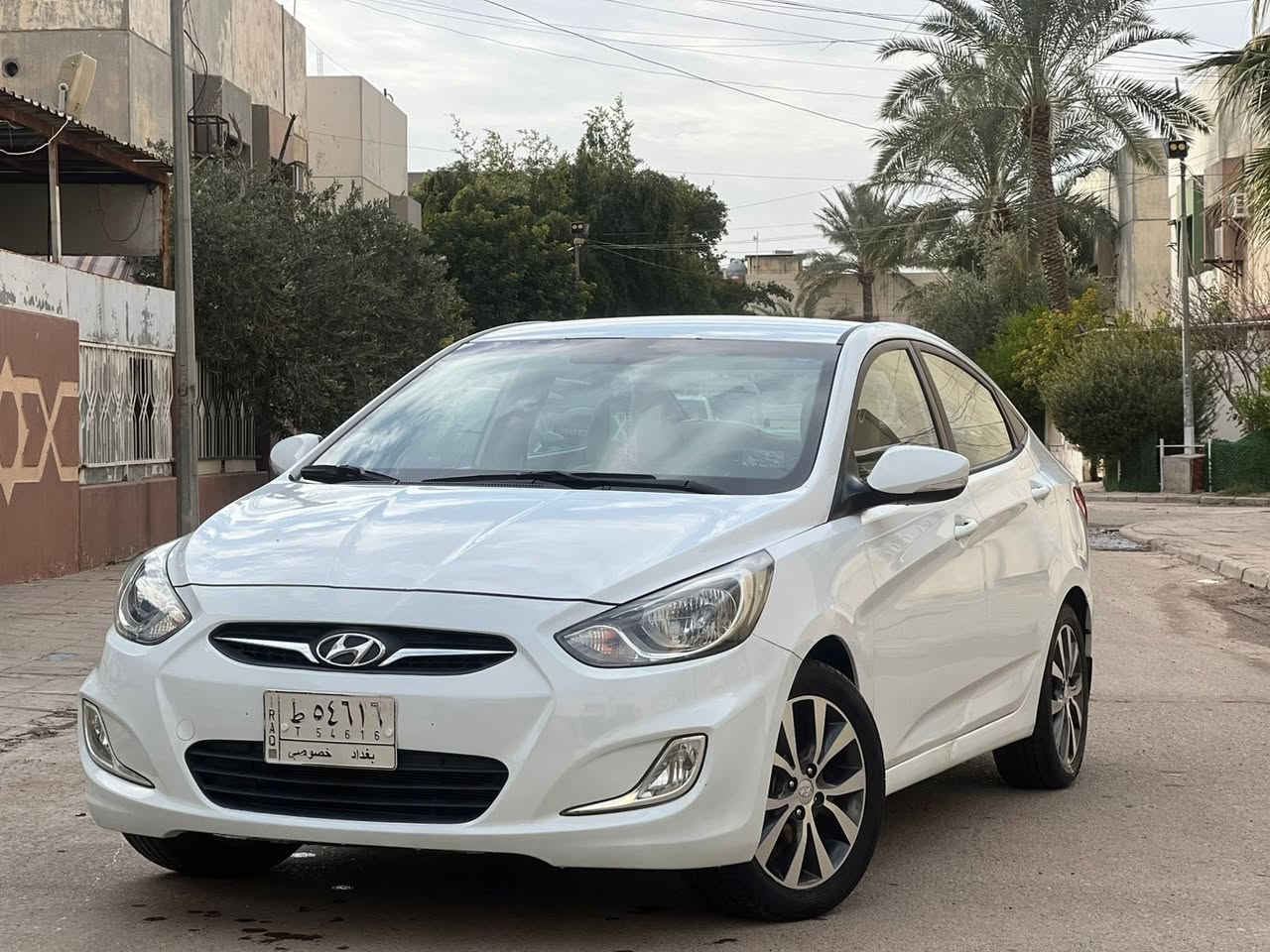 سلام عليكم
اكسنت 2015 نص فول  
المواصفات 
 تحكم ستيرن 
شاشة 
اشاير بالمري
كامرة خلفية 
ماشية 59km 
بيها اماكن بارد 3 موضحات بالصور 
الباقي كفالة عامة السعر 107 وبيه مجال مكاني بغداد الاتصال هـنا  ‭0788 295 5625‬
