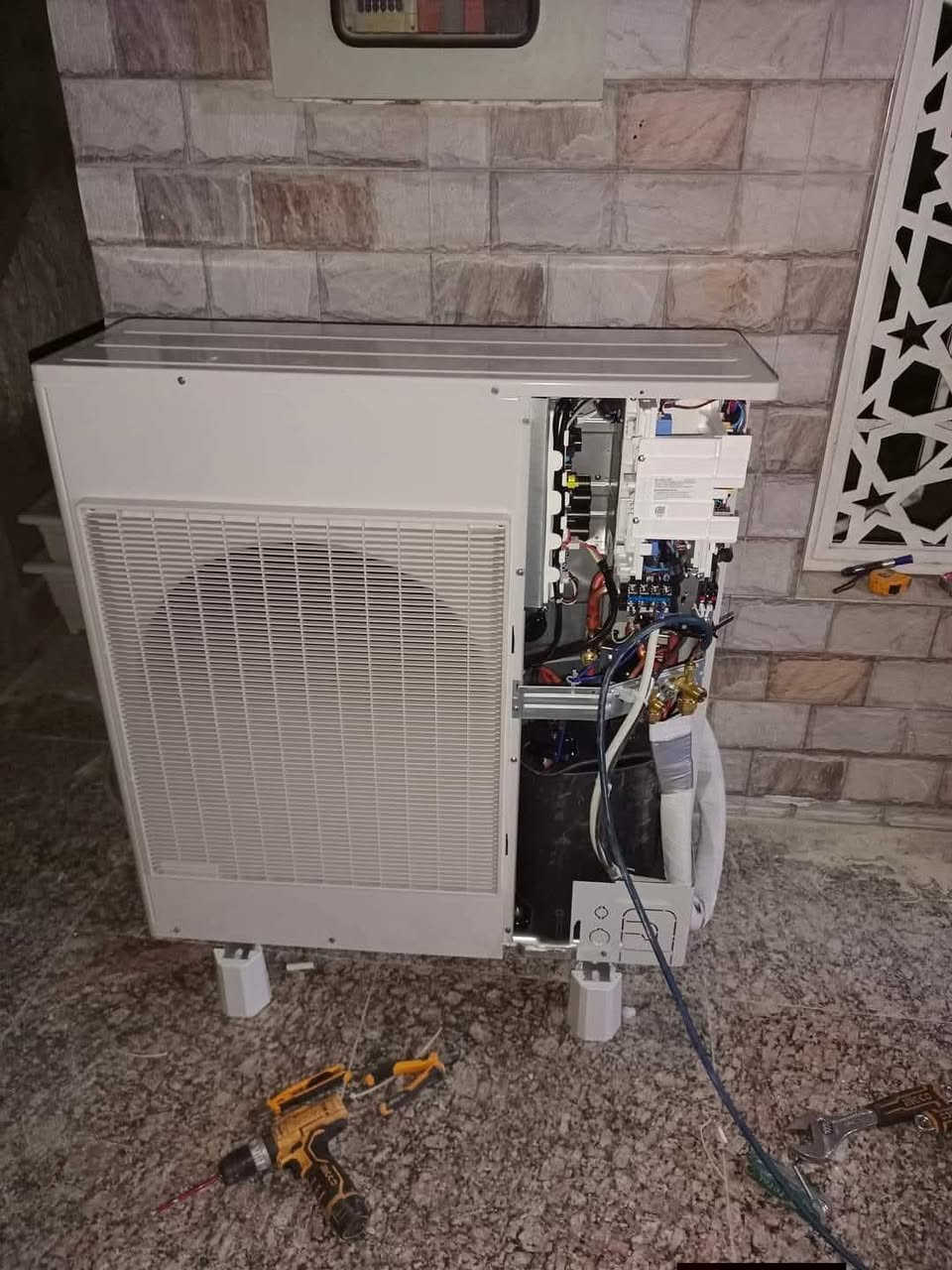 🔧❄️ ليش تختارنا لتنصيب السبالت؟ 🤔💎
لأننا نشتغل بضمير ونقدّم شغل يطوّل عمر جهازك 👇
✔️ نعتمد عملية الفاكيوم (Vacuum) بكل تنصيب
✔️ نحافظ على عمر الضاغط (الكمبريسور) وكفاءة التبريد
✔️ شغل دقيق واحترافي بأيدي فنيين مختصين
✔️ ضمان لمدة سنة كاملة على الشغل ✅
📍 خدماتنا متوفرة داخل الناصرية فقط وتشمل:
🔹 تنصيب مكيفات سبالت (جداري + كنتوري)
🔹 فتح وشد (نقل وتنصيب)
🔹 شحن غاز أصلي (R22 + R410)
✨ تنظيف المكيف بموقعك ليرجع مثل الجديد
📞 للحجز والاستفسار:
اتصل الآن: ***********
أو راسل الصفحة وسيتم الرد عليك بأقرب وقت
ثقتكم بينا هي أساس نجاحنا 🙏
