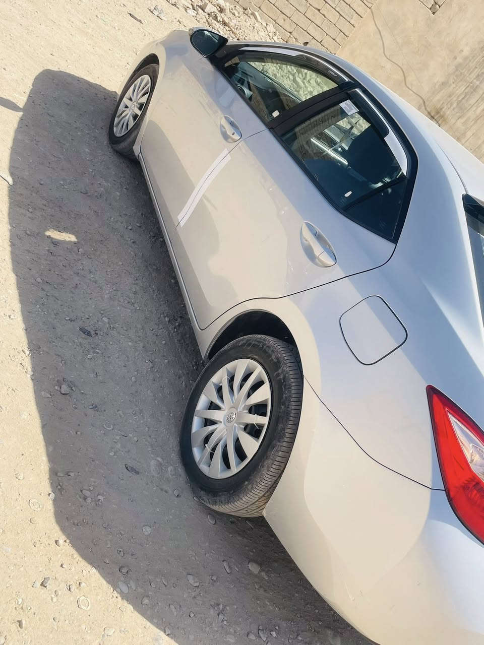 كورله 2017 فئة ال se رقم سليمانيه باسمي واني الشرعي ماشيه 150
السيارة رادار وشفتات سرعه كير محرك شرط صدر تايرات باتري كلشي بيها بدلته 
ضررها جاملغات اثنين امامية بدون شواصي والبونيد بلادي بس مفتوحه براغيوا 
للاستفسار خاص او اتصل ***********
وترهم مراوس مع اقل واخذ فرق
