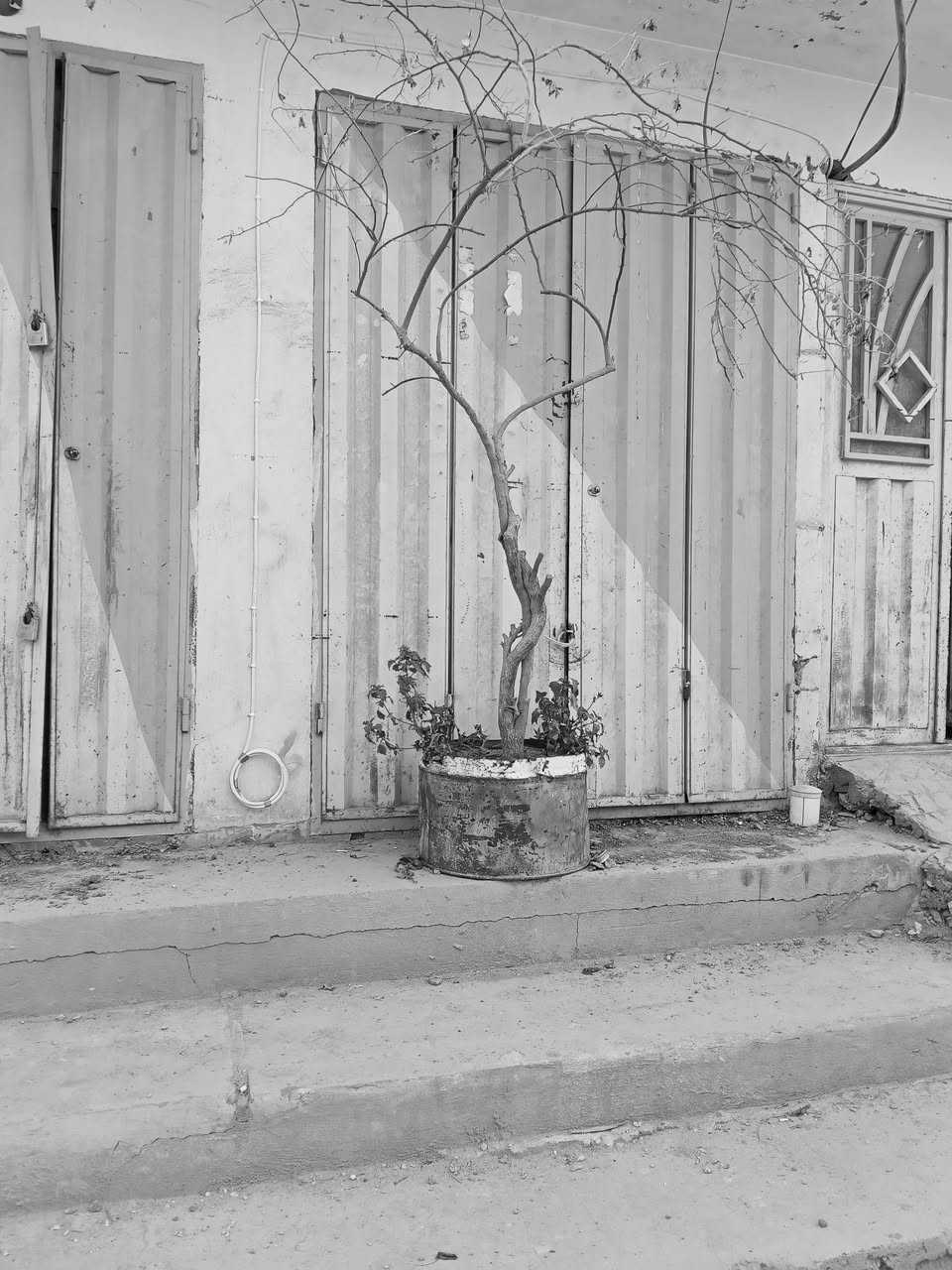 للبيع ابواب محلات  دفتري نظافه ممتازه للتواصل ***********..
***********
