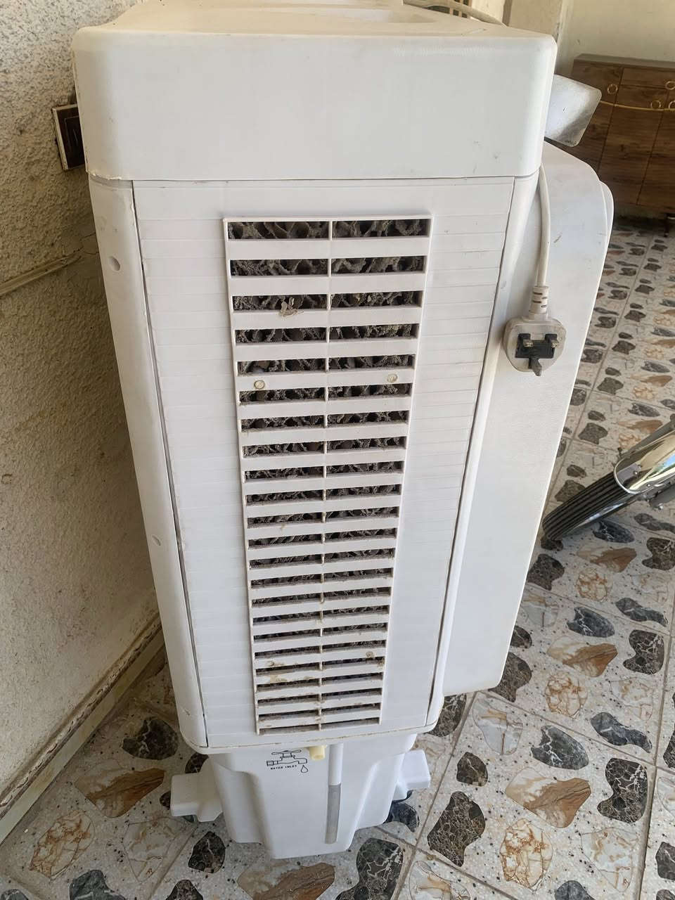 كونفيره للبيع عاطله ماطوره محترك كشره كلش نضيف الي تفيده بسعر 70 وبيه مجال ***********
