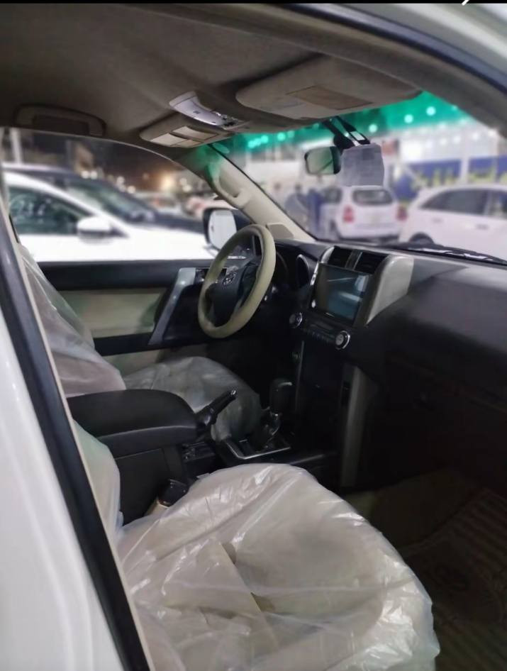 سلام عليكم برادو للبيع سياره كفاله ماعده باب الي وره السايق بارد جاملغ وره سايق بي بارد مقدار أربع اصابع بصمه سياره سته سلندر سياره كلش حلوه وماعايزها برغي كشنات  كهرباء رقم انكلزي مكانها نجف *********** سعر 270وبيها مجال لطبين اتصل وتدلل
