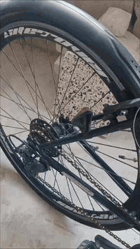 بايسكل رياضي أوروبي (سي 700) – ماركة Sakura 🇪🇺
جاهز للاستخدام ونظيف جدًا استخدام قليل

حجم 28

7 گير

داينمو ⚡

قفل 🔒

  السعر 125.000 وبي مجال بسيط

📍 الموصل الجانب الايسر

📞 واتساب واتصال ***********
