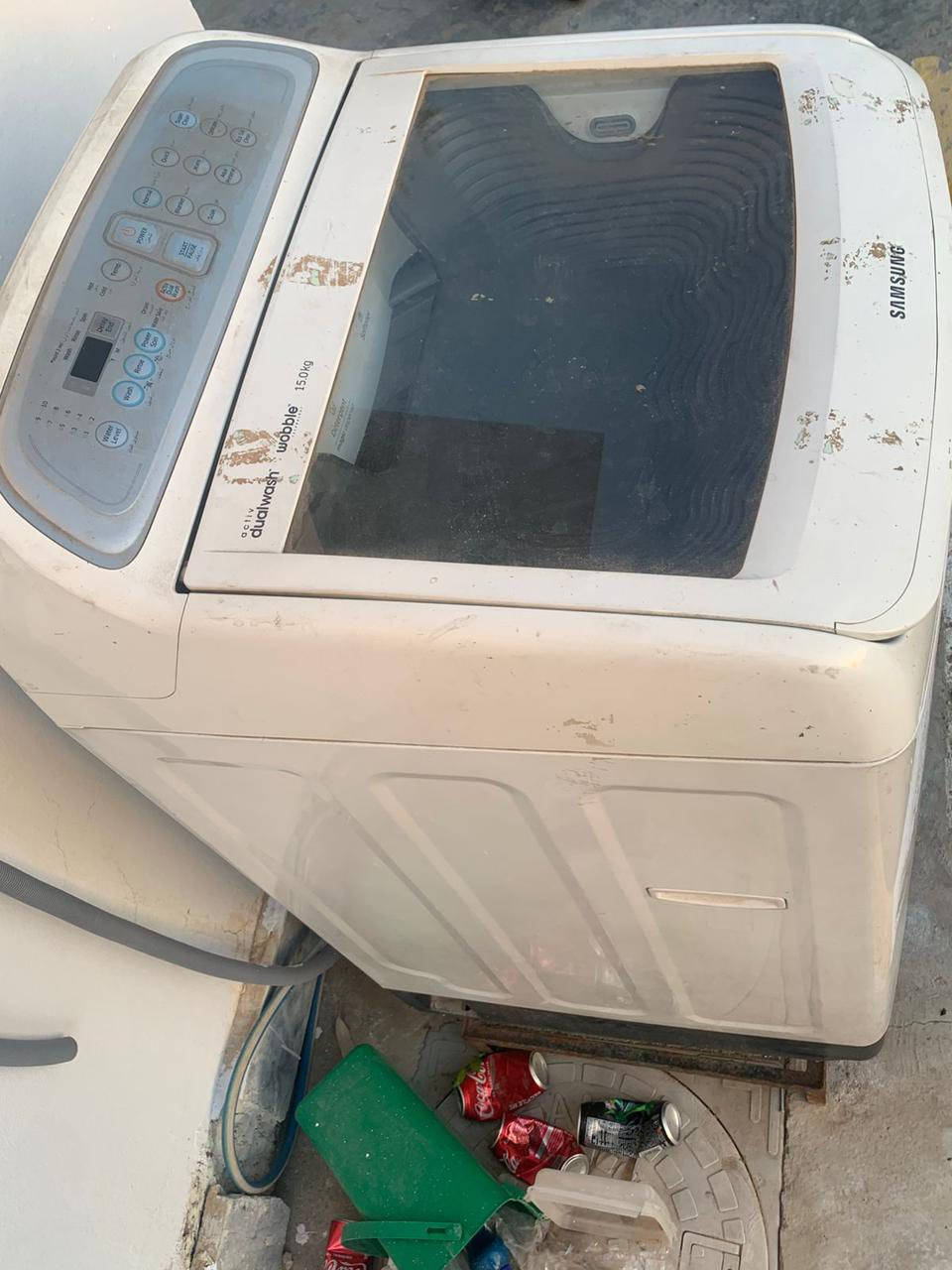 بيع مستعجل عليها غساله اوتماتيك مستعمله اخو الصفر 
نضيفه بشرط من كل النواحي كلشي بيها شرط 
الشاري يتصل ***********
