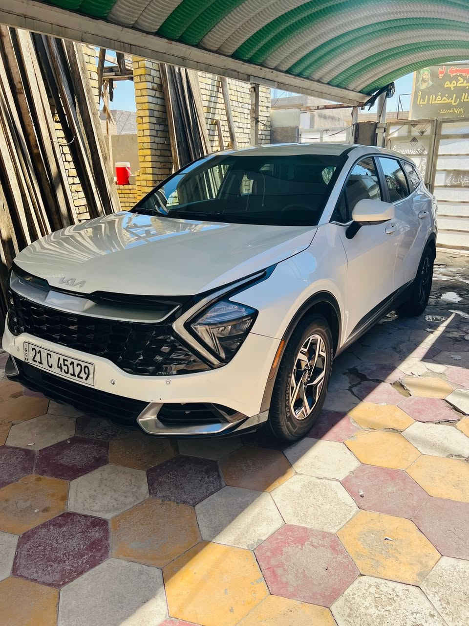 السلام عليكم
كيا سبوتج 23 

موصفات معروفه نص فول 

رقم سليمانيه ب اسمي 

لون ابيض صدفي 

كلشي موضح ب الصور و السونار ب المنشور فقط بارد 

مكان السياره بغداد العبيدي 

السعر 195 وبي مجال 

*********** اتصال او واتساب
