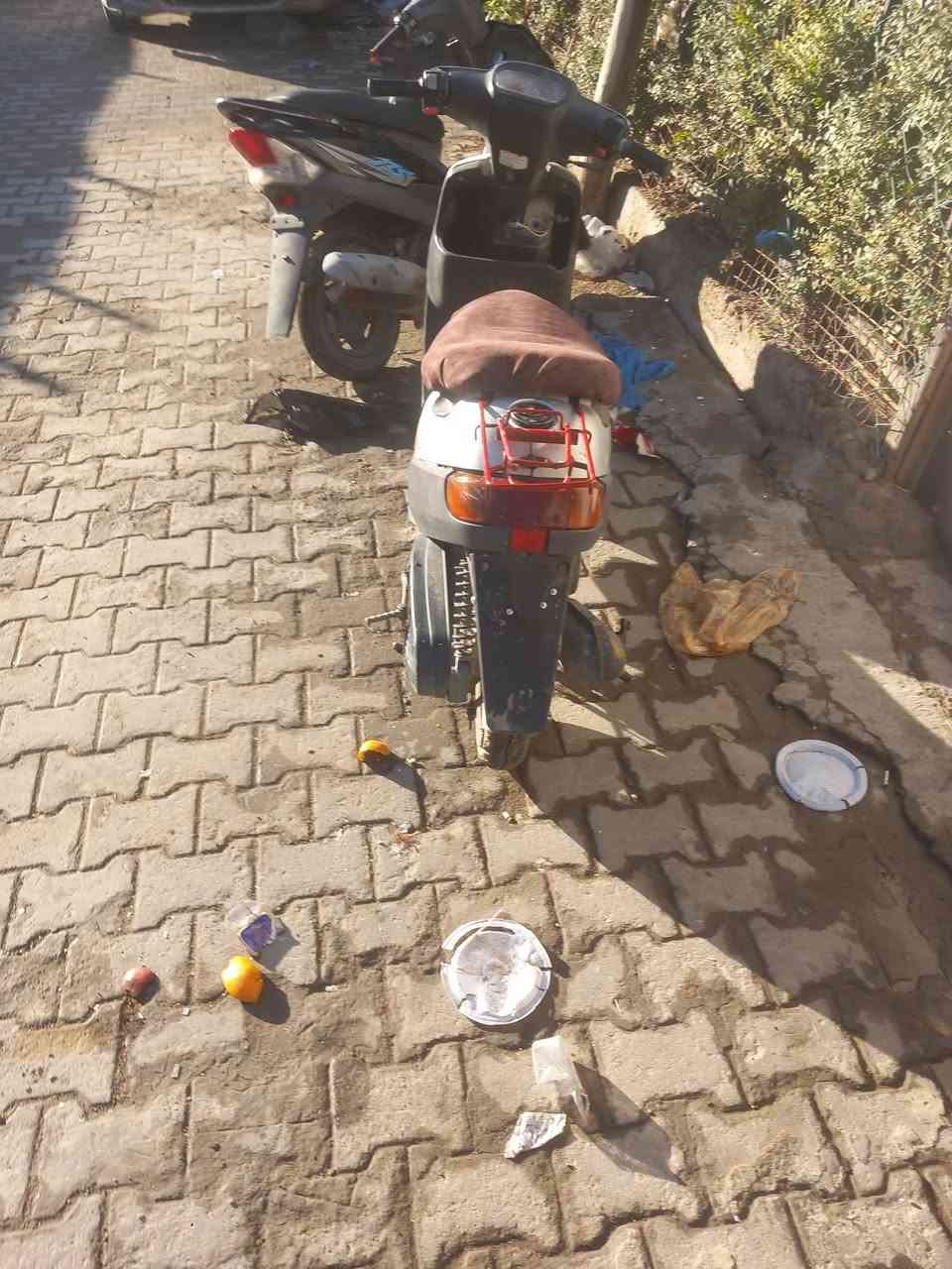 دراجه بطه للبيع دراجه نظيفه شغاله سلفندر سعرها 150 ***********
