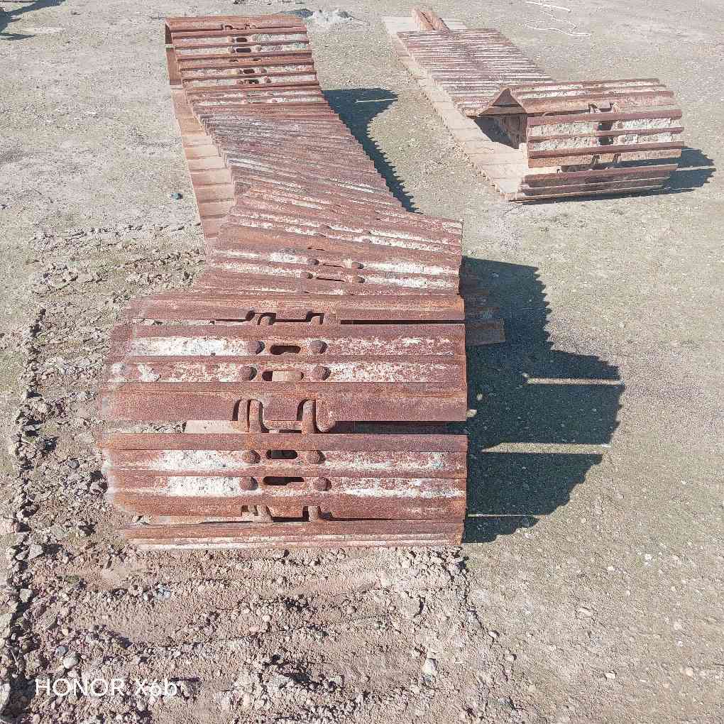 قبقاب حفاره هيتاشي موديل ٨٥ للبيع عرض ٦٠ و٧٠  السعر ٢٠ الف موجود كميه  مكانها الرمادي للاستفسار الاتصال على الرقم ***********
