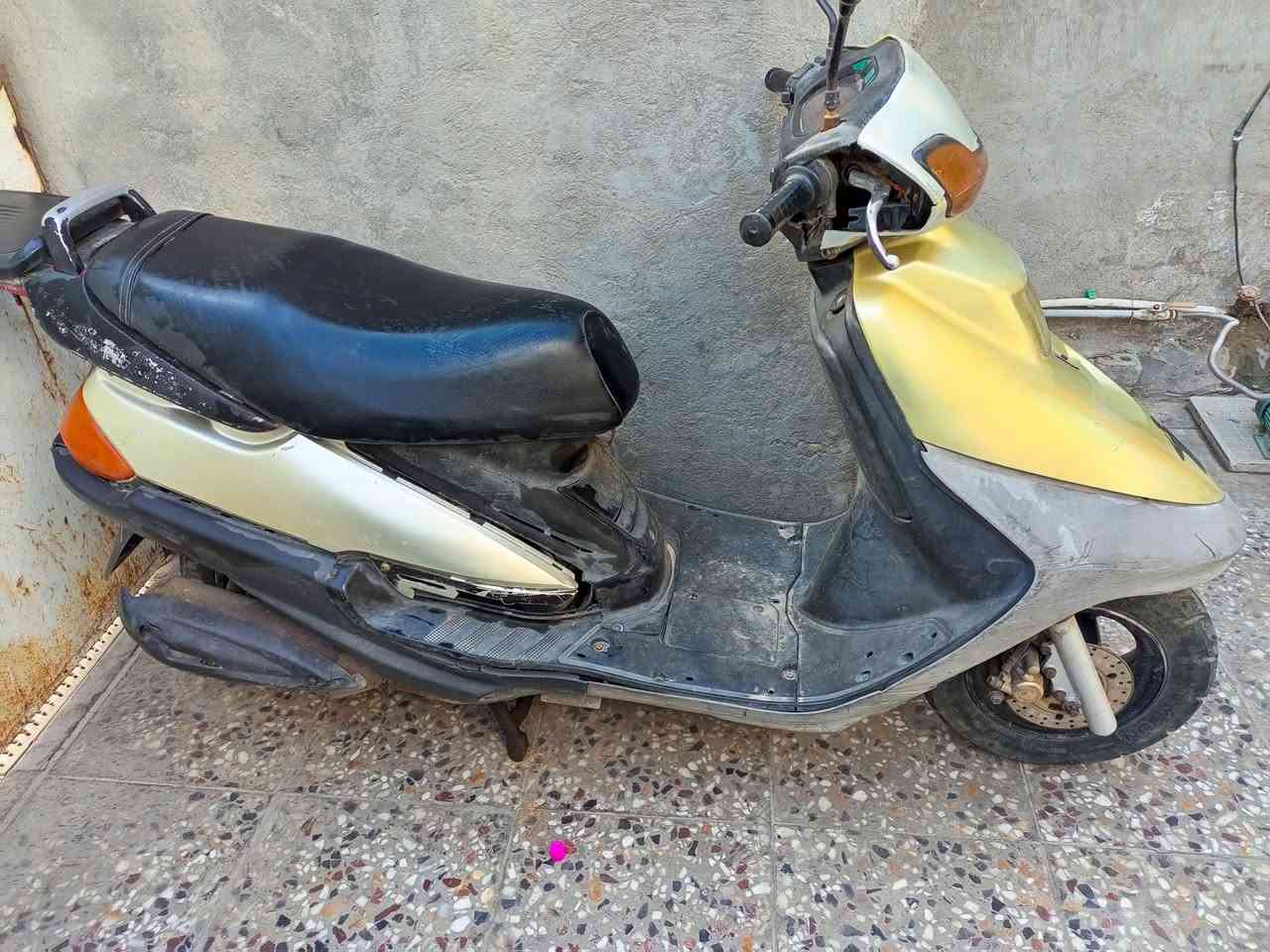 دراجه فضائي مكينه فراشه الدراجه كامله كهربائيات دبلات جديدة باتري جديد بيه كرنك  للبيع السعر خاص هاتف ***********
