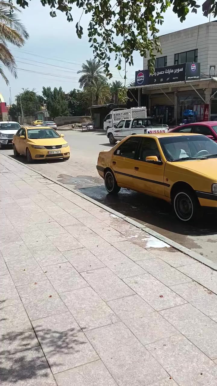 سلام عليكم سياره مديل ٢٠١٠ للبيع حداديه تبريد تخم تاير جاهزه لايت زنون سياره جاهزه بس عليها غرايم  وخيط بخار مكينتها توه بادي سياره نضيفه مكاني سماوه هاذه رقمي ***********
