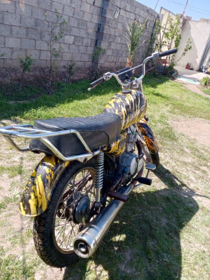 السلام عليكم 
دراجه للبيع نظيفه وجديده دراجه بدون اوراق ضايعه اوراق بليته رقم شاصي موجود مقفوله من سرقه مكان بابل محاويل والسعر 225 وبيها مجال بسيط


**إذا كنت صاحب هذا الإعلان وتريد حذفه لأي سبب، رجاءا أرسل رسالة إلى الدعم الفني**