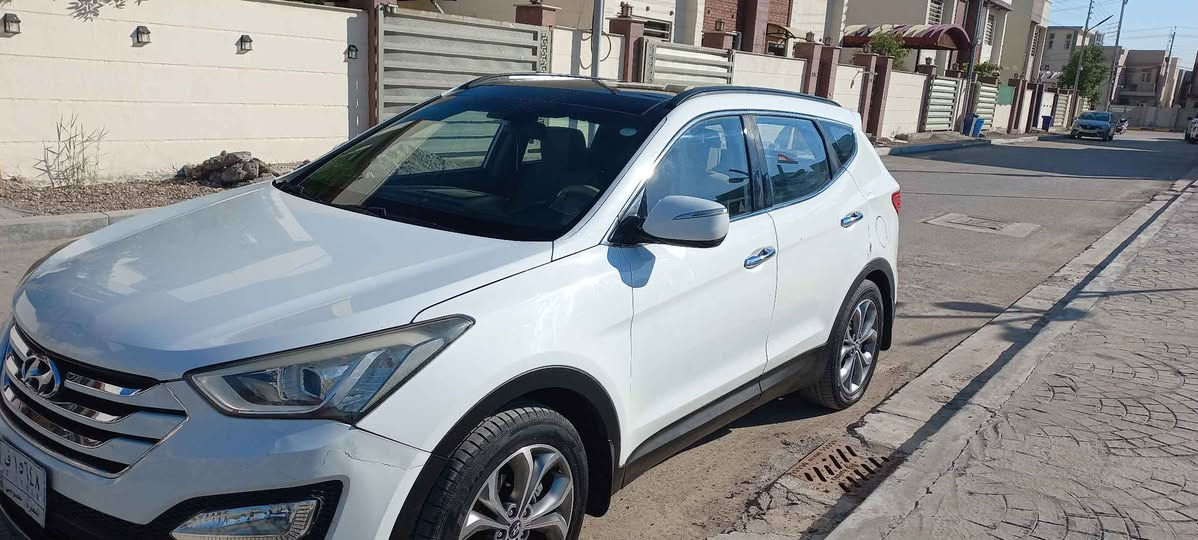 سنتافي خليجي 2013 بيضاء محرك دوش2400   فول مواصفات عدا البصمة 
فتحة بانوراما تبريد 3 قطع 7 راكب كراسي كهرباء مرايا جانبية شفط تحكمات ستيرن داخل مخمل بيجي صدر جديد لايت امامي زينون .
رقمها بصره مشروع وطني تحويل في بغداد بنفس اليوم 
الاضرار الجاملغ الامامي الايمن فقط مصبوغ وصار عندي ضربه بحاجز بلاستك سبب شك بالدعاميه شبر ورصعات ٢ قرب فتحه البنزين 
المحرك مبدل بي كازكيت قبل ما اشتريها 
السعر 16.500 دولار بيع فقط بدون مراوس
هاتف *********** بغداد, العراق
