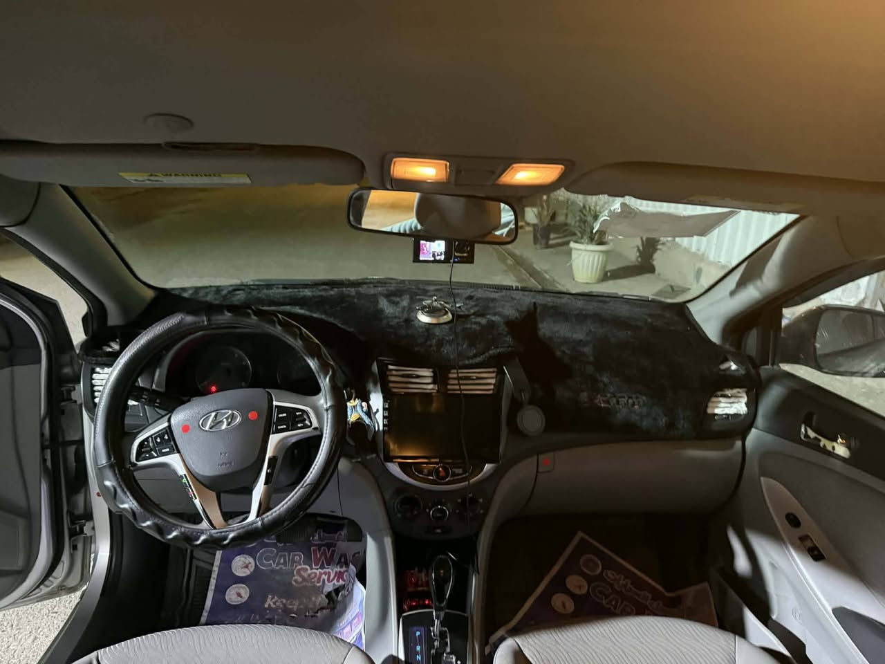 سلام عليكم 
اكسنت ٢٠١٣ وارد
السعر 92$ وبيها مجال 
كير ومحرك مكفول من كلشي
تبريد ❄️ 
صدر امامي خلفي تخم تاير جديد
السياره مال بيت 
السياره بأسمي رقم أنكليزي الجديد تحويل مباشر 
مكاني بغداد الاكريعات 

رقم التليفون
***********
