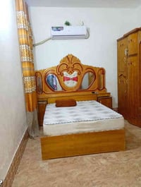 غرفة خشب • ٦ أبواب • طابقين