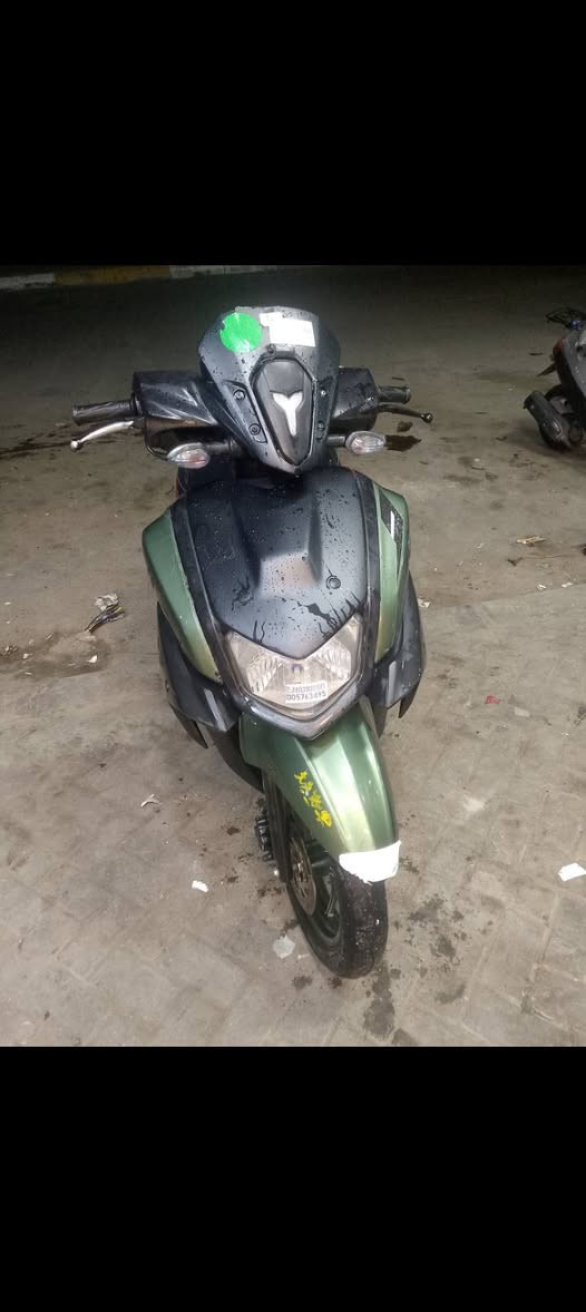 السلام عليكم اخوان اقره المنشور الاخير وافهمه قبل ما تتصل وتسالني زت ار موديل 21 دراجه خير من الله مكينتها حلوه ناعمه مفتوحه مبدل بيها بستم لان جان بيها دخانه دراجه كهربائيات تشتغل باتري بي ضعف سلف ساعه يدير وساعه يهبط باتري كفرات نضافها 80 /100 يعني شي عل شي حلوه سعر 900 وبيه مجال كلش بسيط لاتخابرني وتكلي بيها نواقص انه سايمه بهذه سعر مناسب وشراي يتصل
مراوس حسب القناعه اراوس عنوان سماوه حي شرطه 
***********
